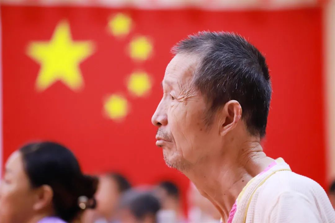 認真聽課的學員.jpg